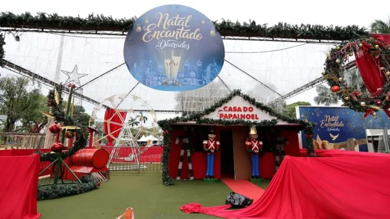 Casa do Papai Noel promete encantar as crianças durante o Natal Encantado Dourados. Foto: A. Frota