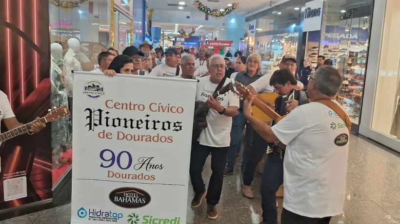 Homenagem a pioneiros marcada por reencontros e muita história relembrada