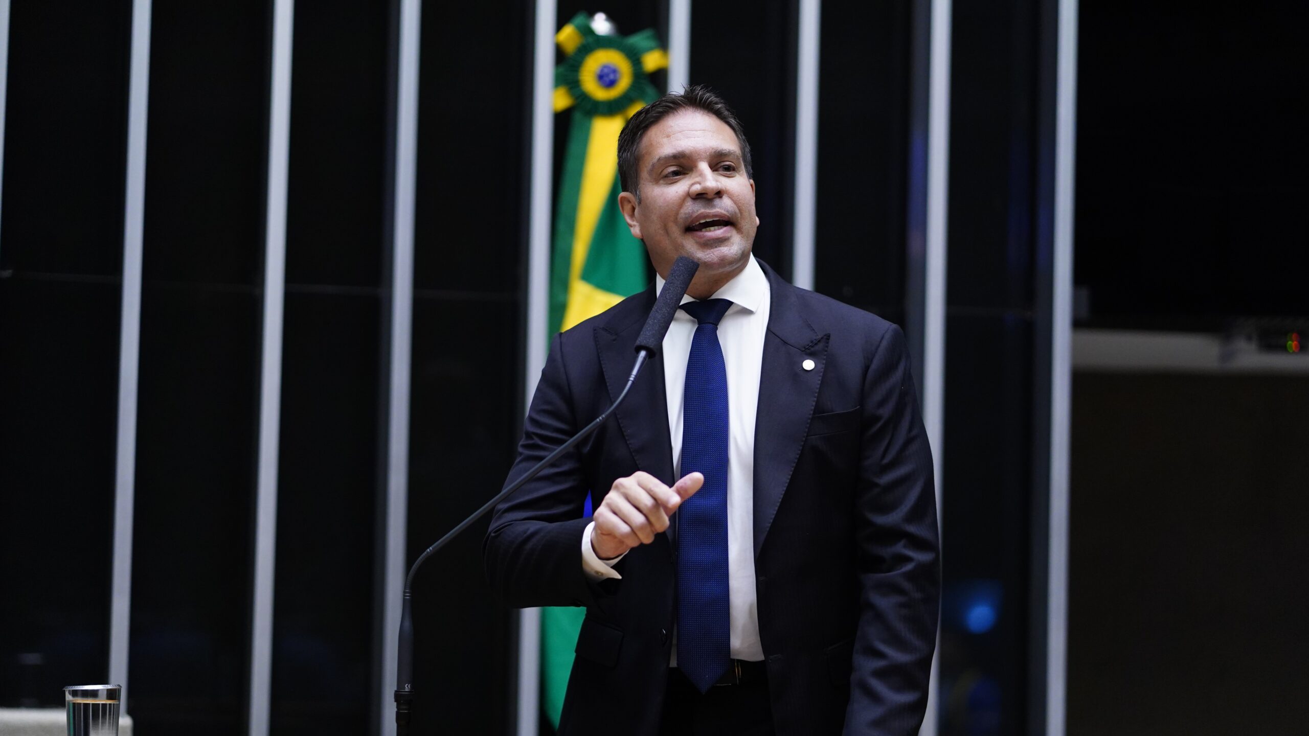 Alexandre de Moraes comunica Câmara dos Deputados sobre decisão que determina perda de mandato de Alexandre Ramagem