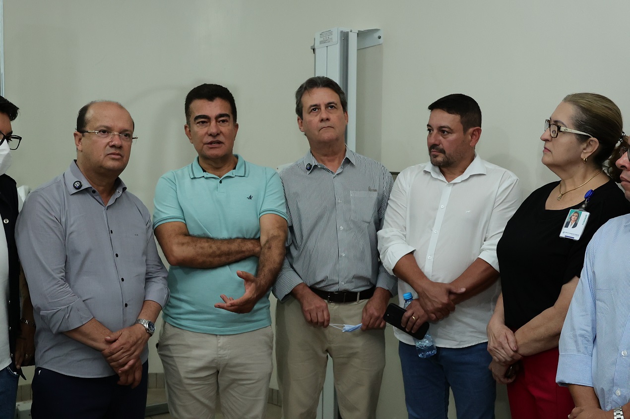 Marçal destaca parceria com o Estado na entrega de equipamentos ao Hospital da Vida