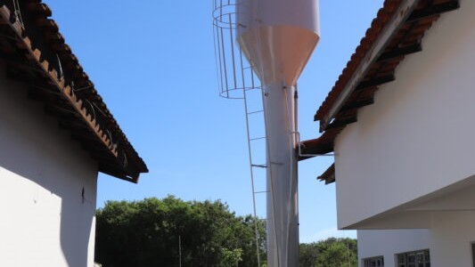 Semed instala nova caixa d’água no Ceim Claudete Pereira Lima, no Jardim Clímax