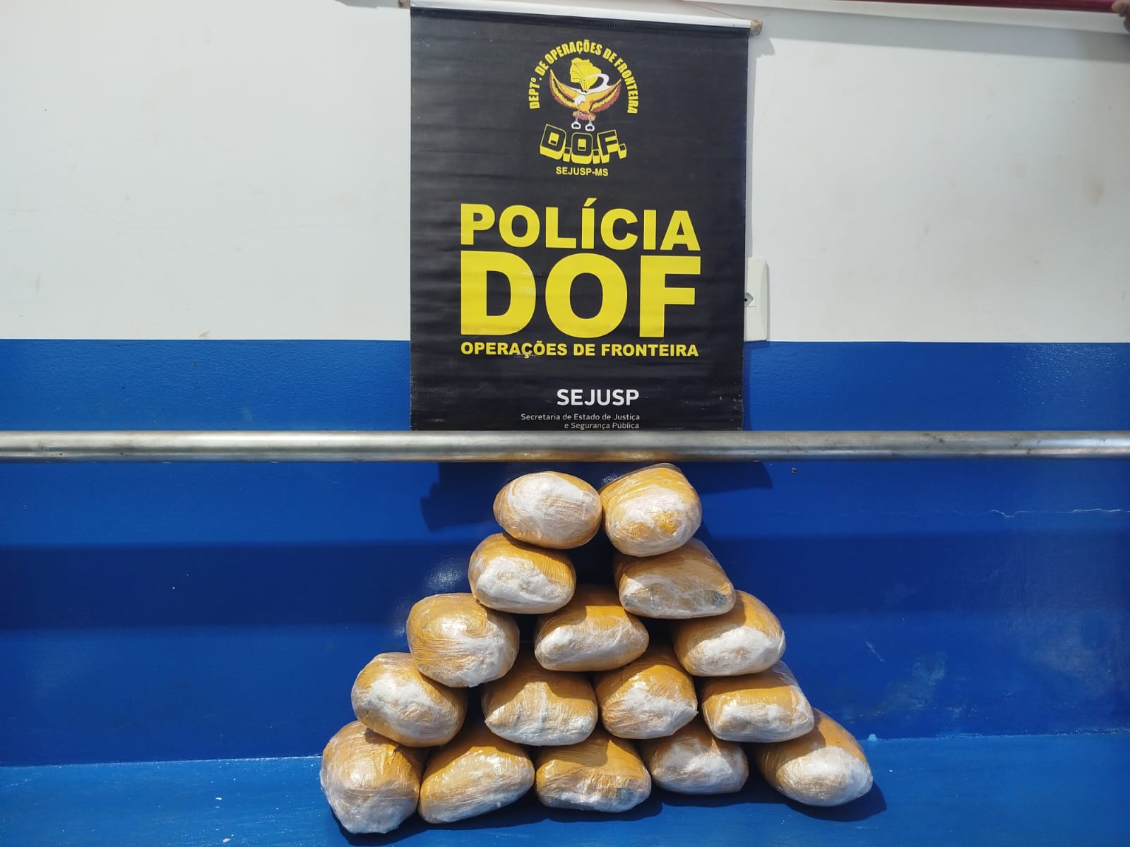 DOF apreende adolescente que seguia com droga para Dourados