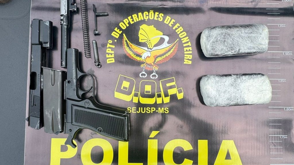 Policiais apreendem adolescentes com drogas e arma que seriam entregues em Campo Grande