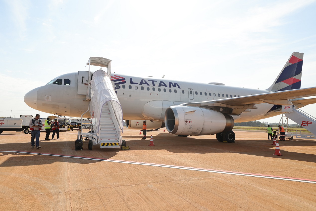 Com 11.849 passagens vendidas em 4 meses, Latam confirma voos diários em abril