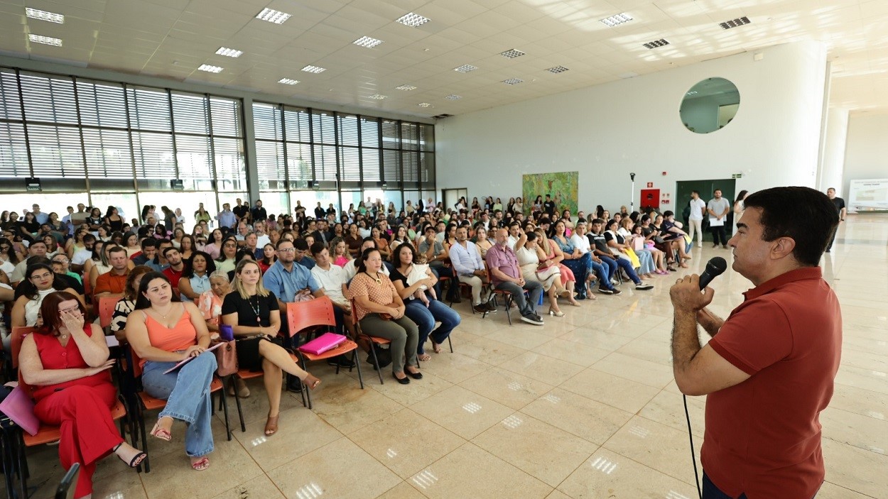 Prefeitura empossa servidores aprovados em concurso público realizado em 2023