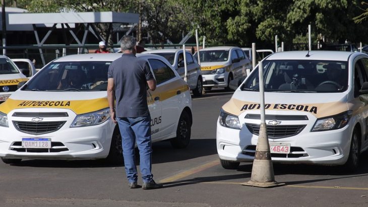 Fim do exame de baliza no pátio do Detran marca mudança no processo de habilitação