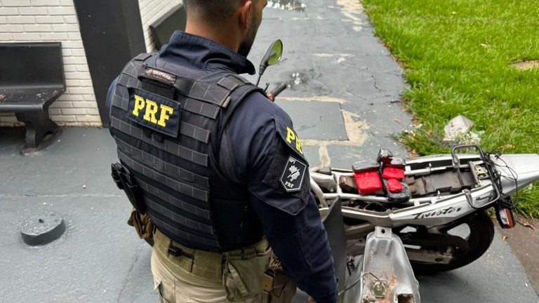 PRF prende motociclista com cocaína em Dourados
