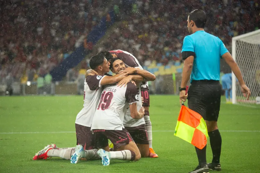 Lanús vence o Flamengo e conquista a Recopa Sul-Americana