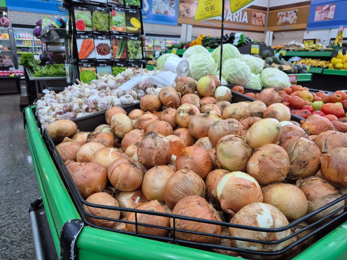 Procon identifica diferença de até 484% em itens da cesta básica em Dourados