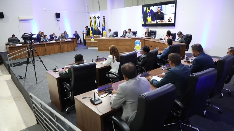 Sessão Solene com plenário lotado abre ano legislativo da Câmara de Dourados