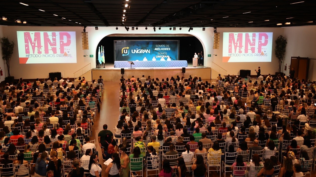 Secretaria de Educação capacita professores e diretores para o início do ano letivo 2026