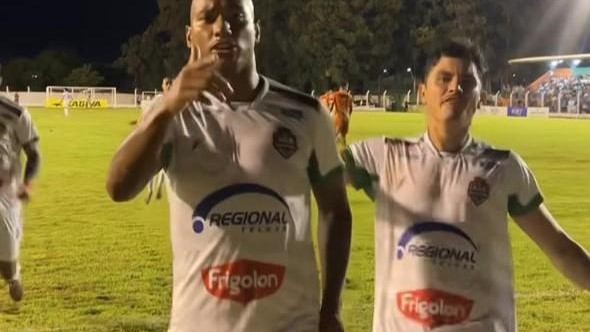 Alex Showco decide, Bataguassu goleia Naviraiense e está na decisão do Estadual Alex Showco decide, Bataguassu goleia Naviraiense e está na decisão do Estadual
