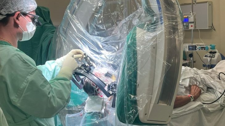 Hospital Regional de Três Lagoas realiza 1ª cirurgia cerebral pelo SUS para tratar Parkinson em MS Hospital Regional de Três Lagoas realiza 1ª cirurgia cerebral pelo SUS para tratar Parkinson em MS