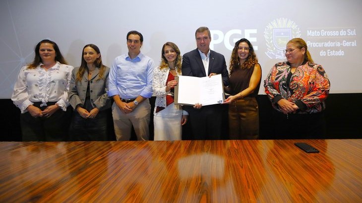 Governo de MS assina decreto para tornar linguagem pública mais clara ao cidadão