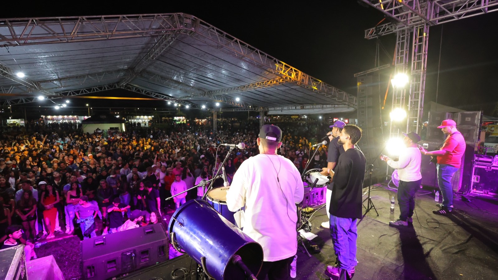 Dourados abre credenciamento para artistas na 2ª Festa da Páscoa Dourados abre credenciamento para artistas na 2ª Festa da Páscoa