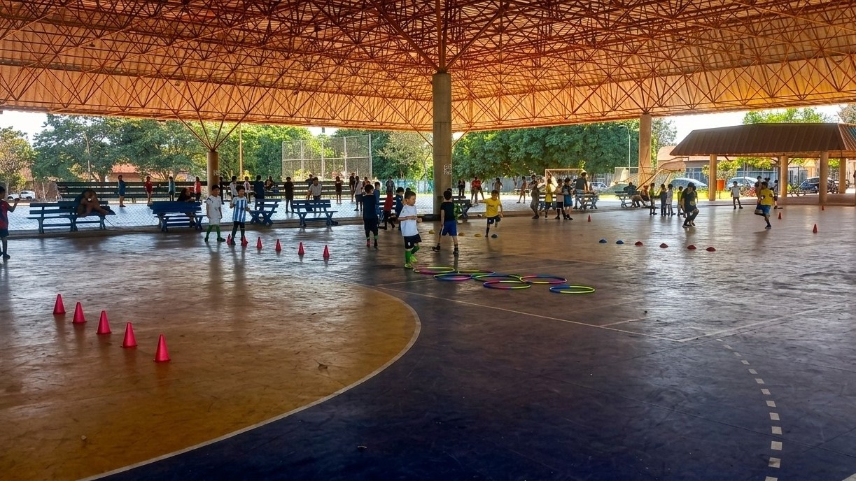 Funed abre novas turmas de futsal e inicia aulas de pilates solo em Dourados