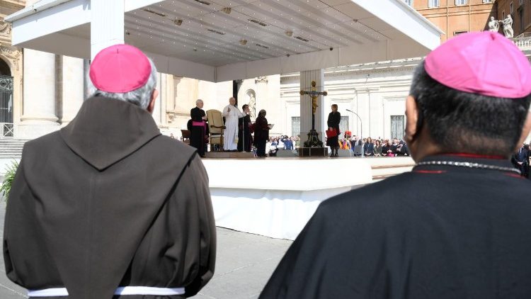O Papa: na loucura da guerra, é importante defender a vida em todas as suas fases