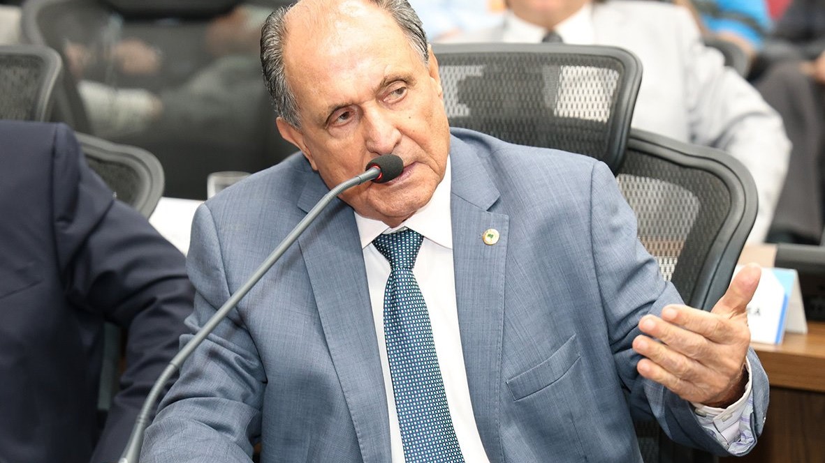 Segurança viária e reforma de escola motivam indicações de Zé Teixeira Segurança viária e reforma de escola motivam indicações de Zé Teixeira