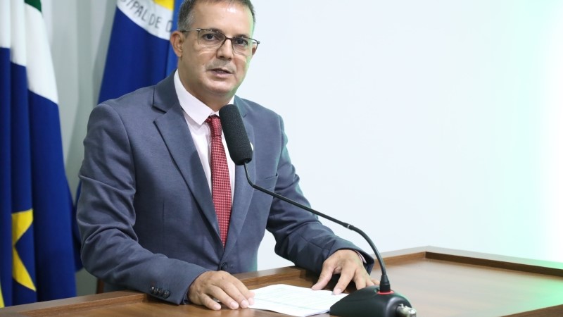 Inspetor Cabral faz reflexão sobre violência contra a mulher durante sessão da Câmara