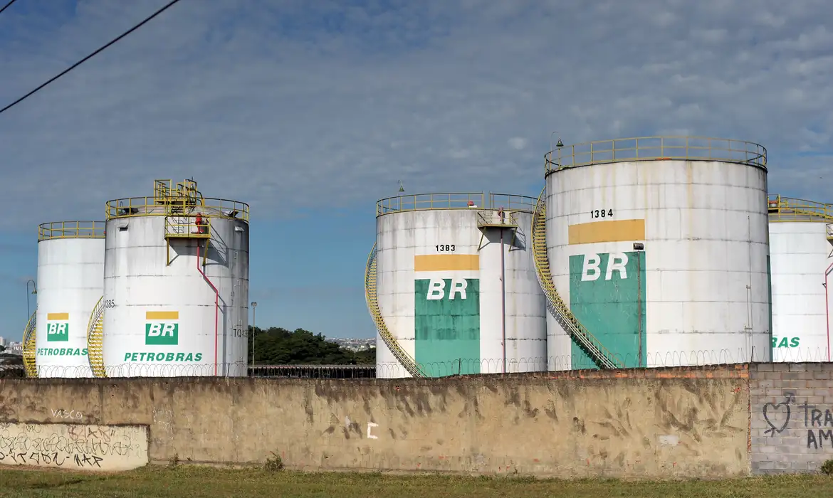 Privatização da BR prejudica consumidor em momento de crise