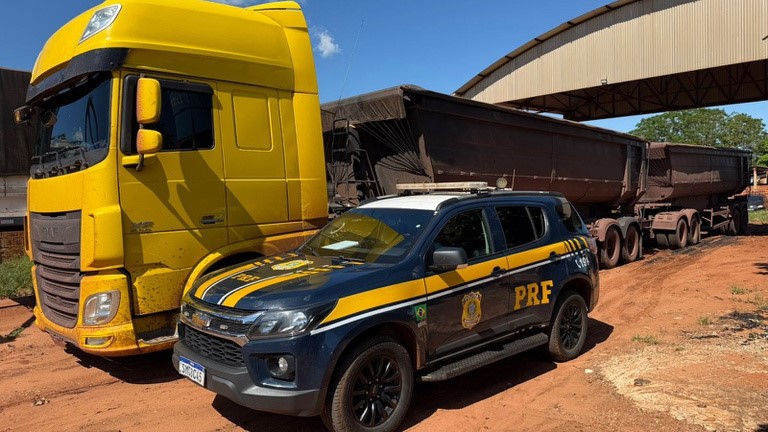 PRF apreende carga de calçados falsificados em Rio Brilhante