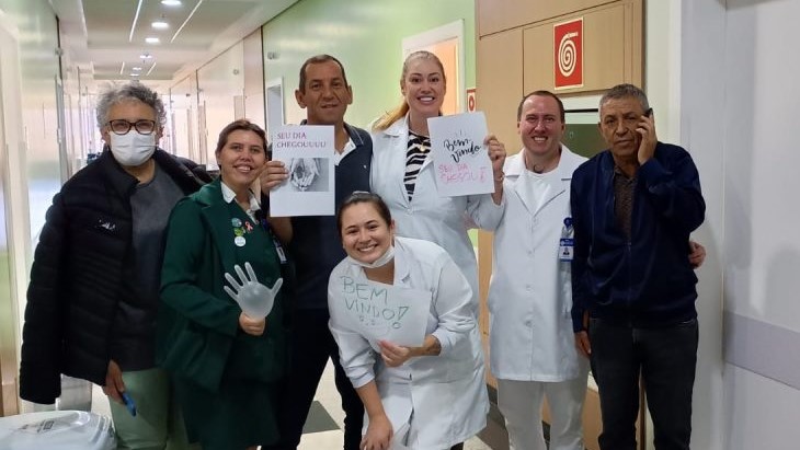 Após 13 tentativas, policial de MS finalmente encontra rim compatível e recomeça a vida depois de 16 anos Após 13 tentativas, policial de MS finalmente encontra rim compatível e recomeça a vida depois de 16 anos