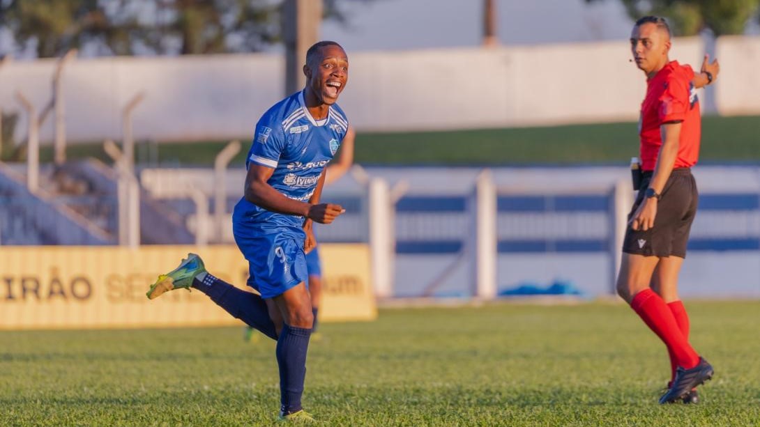 Ivinhema começa Série D do Brasileiro com vitória sobre o CRAC no Saraivão Ivinhema começa Série D do Brasileiro com vitória sobre o CRAC no Saraivão