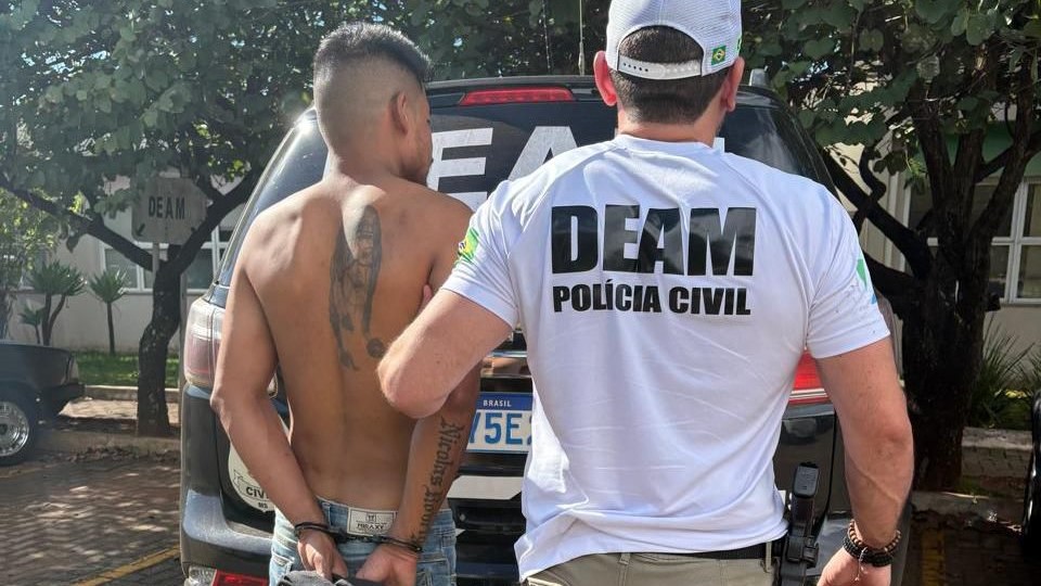 Homem é preso em flagrante menos de 8 horas após atear fogo em residência da companheira Homem é preso em flagrante menos de 8 horas após atear fogo em residência da companheira