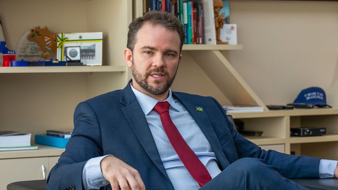 Governo avalia uso do FGTS para quitar dívidas, diz Durigan