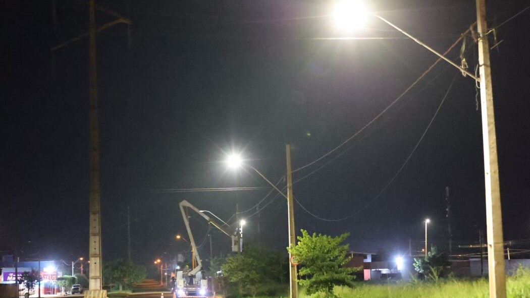 Dourados moderniza iluminação pública e disponibiliza aplicativo para população Dourados moderniza iluminação pública e disponibiliza aplicativo para população