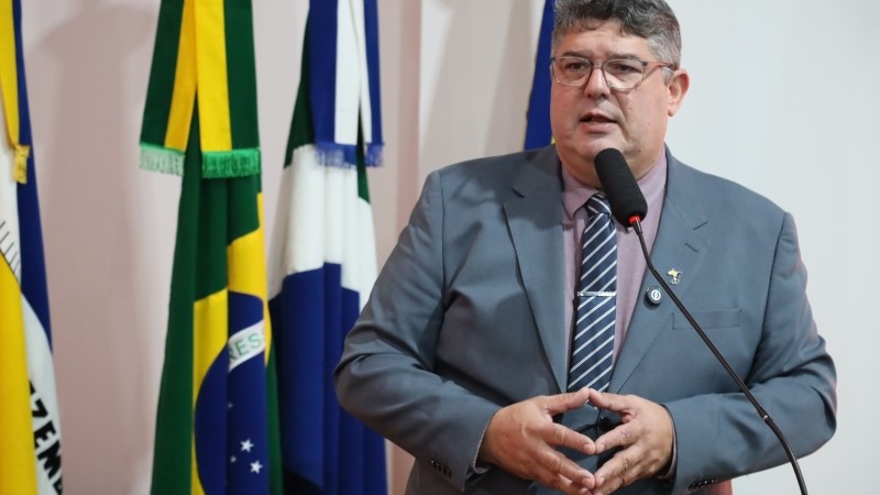 Yuri pede e Estado faz convênio de R$ 9,5 milhões para asfaltar Jardim Pelicano e Carisma Yuri pede e Estado faz convênio de R$ 9,5 milhões para asfaltar Jardim Pelicano e Carisma
