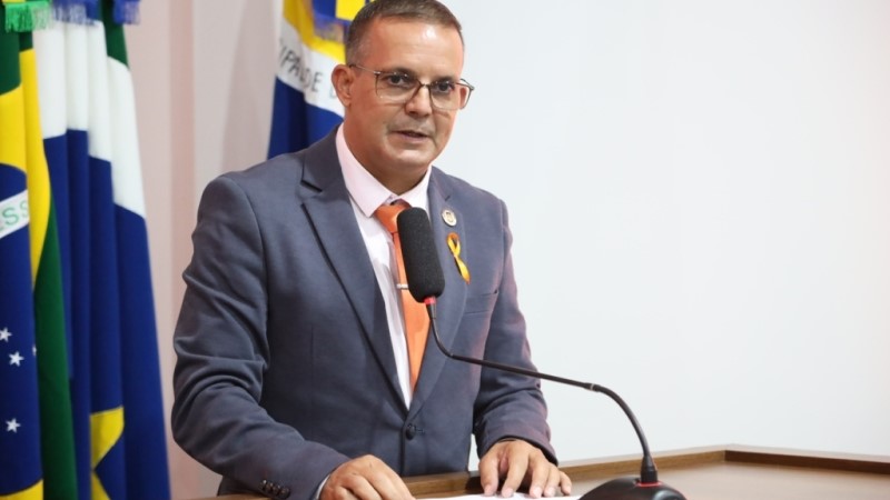 Inspetor Cabral cobra informações sobre mortes, escalas médicas e estrutura da UPA e Hospital da Vida