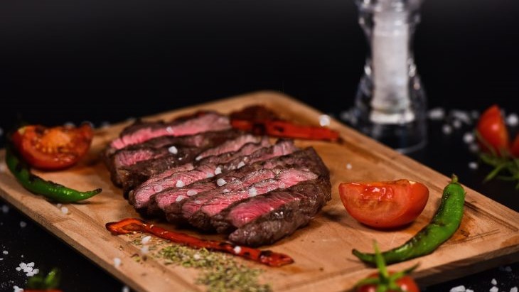 Vai fazer churrasco no Dia das Mães? Pesquisa do Procon aponta variação de 242% nos preços
