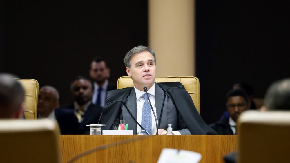 Ministro André Mendonça é reconduzido para mais um biênio como titular no TSE 