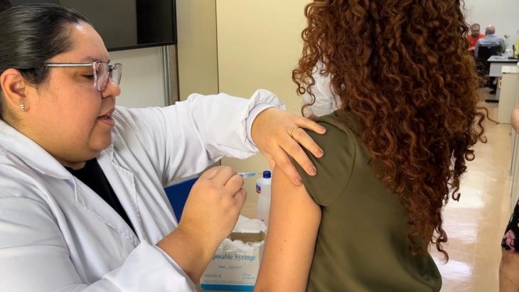 Secretaria de Saúde amplia estratégia de vacinação contra chikungunya em Mato Grosso do Sul Secretaria de Saúde amplia estratégia de vacinação contra chikungunya em Mato Grosso do Sul