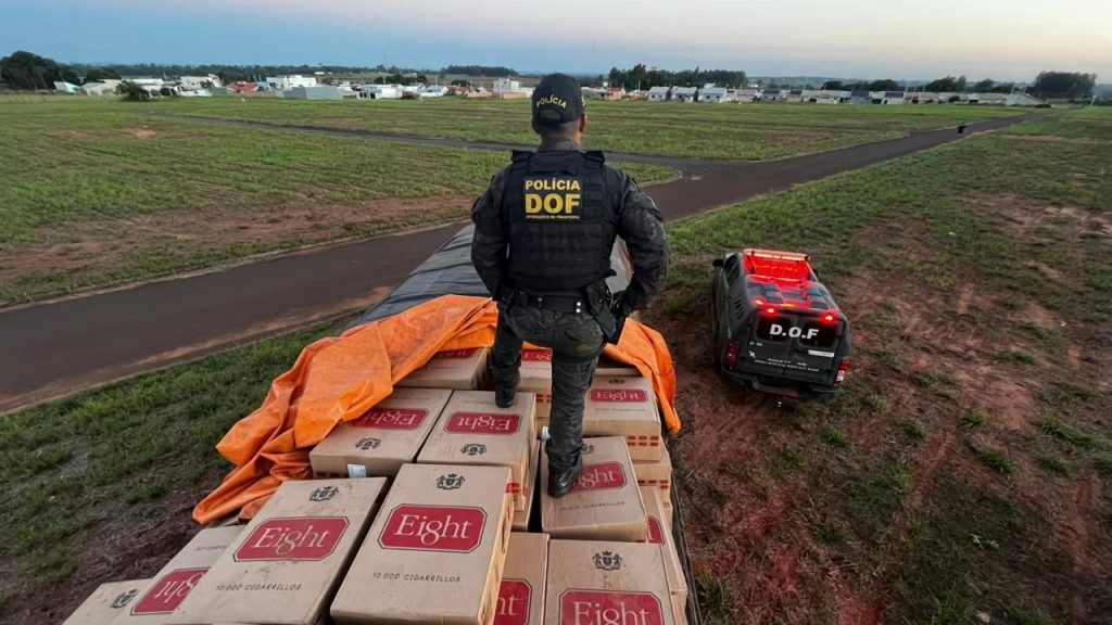 Policiais apreendem mais de 22 mil pacotes de cigarros contrabandeados 