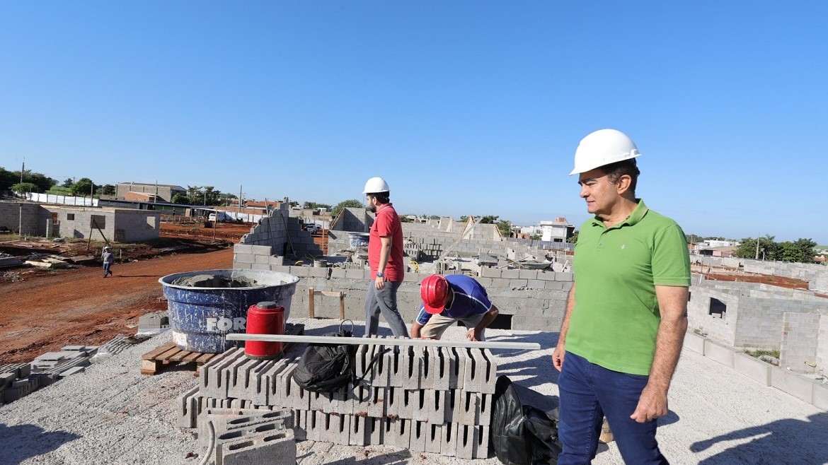 Obras de 198 moradias populares em Dourados chegam a 30% de execução