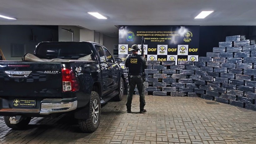 Recuperada caminhonete furtada carregada com 1,6 tonelada de maconha