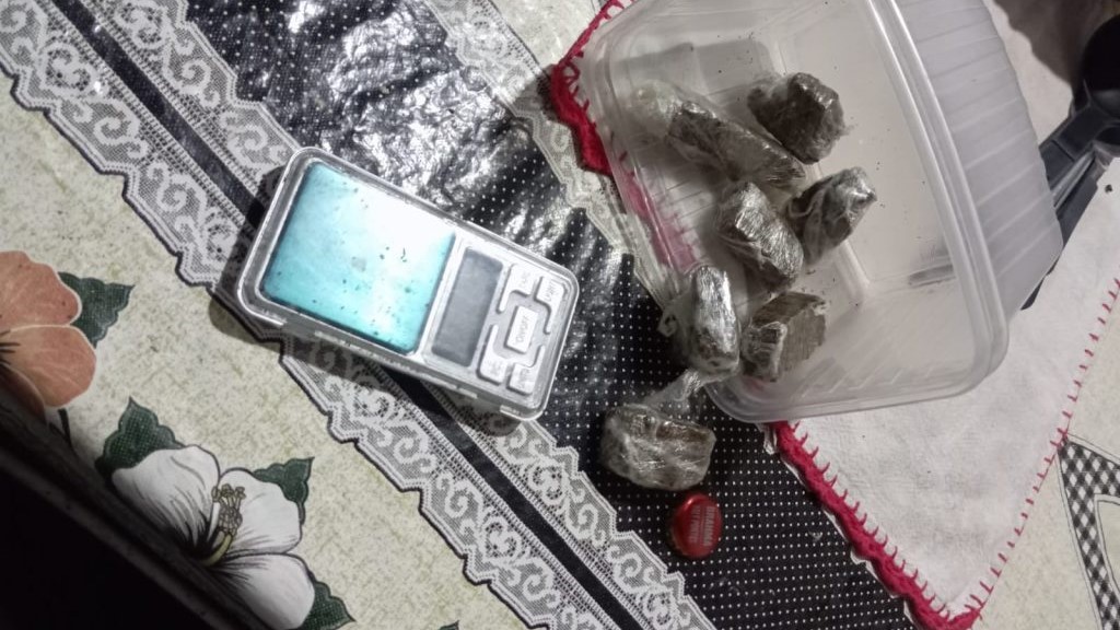 Polícia desarticula esquema de tráfico de drogas e realizam prisões em flagrante