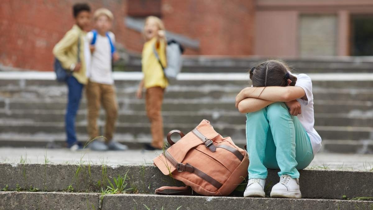 Secretaria de Educação capacita educadores sobre prevenção de violência no contexto escolar