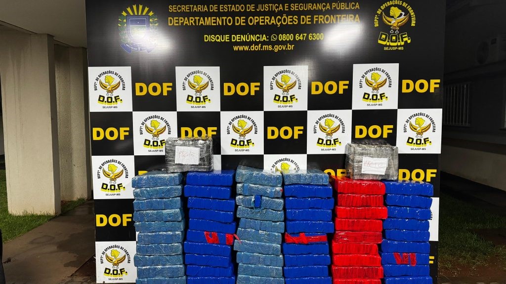 Homem é preso com mais de meia tonelada de maconha Homem é preso com mais de meia tonelada de maconha