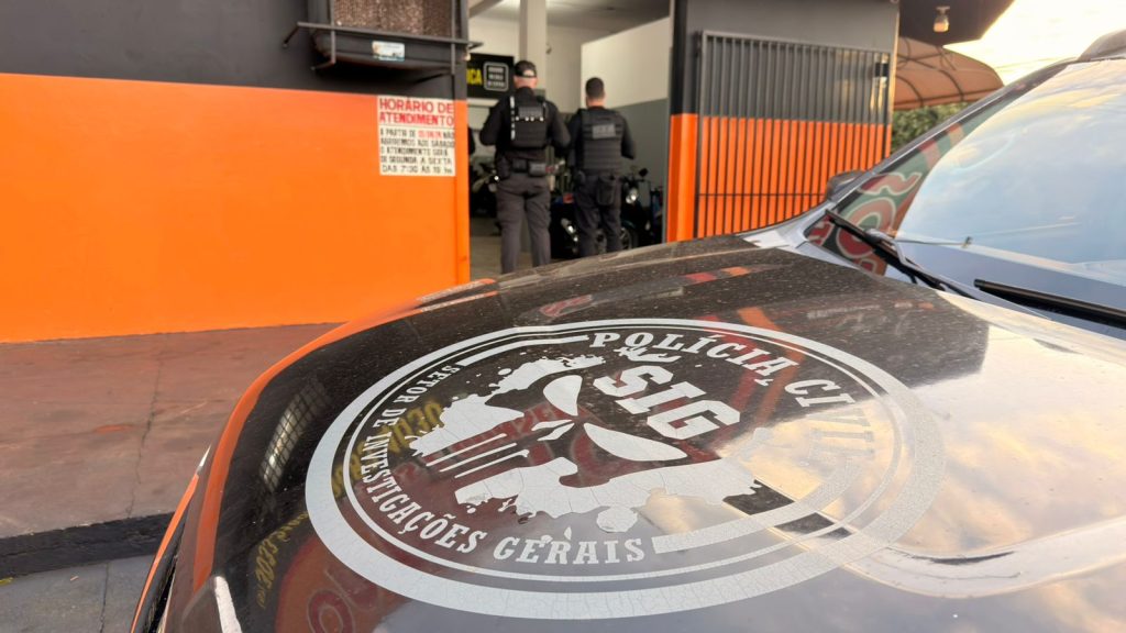 Polícia Civil deflagra operação “Piratas da Fronteira” e cumpre cinco mandados de busca e apreensão em Dourados Polícia Civil deflagra operação “Piratas da Fronteira” e cumpre cinco mandados de busca e apreensão em Dourados