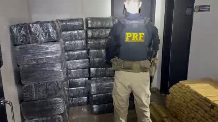 PRF apreende 1,5 tonelada de maconha em Dourados