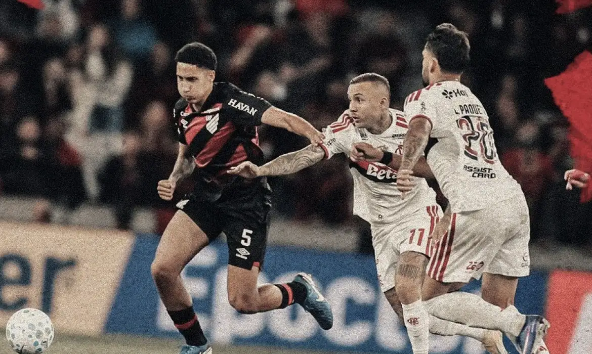 Flamengo empata com Athletico-PR e "ajuda" Palmeiras Flamengo empata com Athletico-PR e "ajuda" Palmeiras