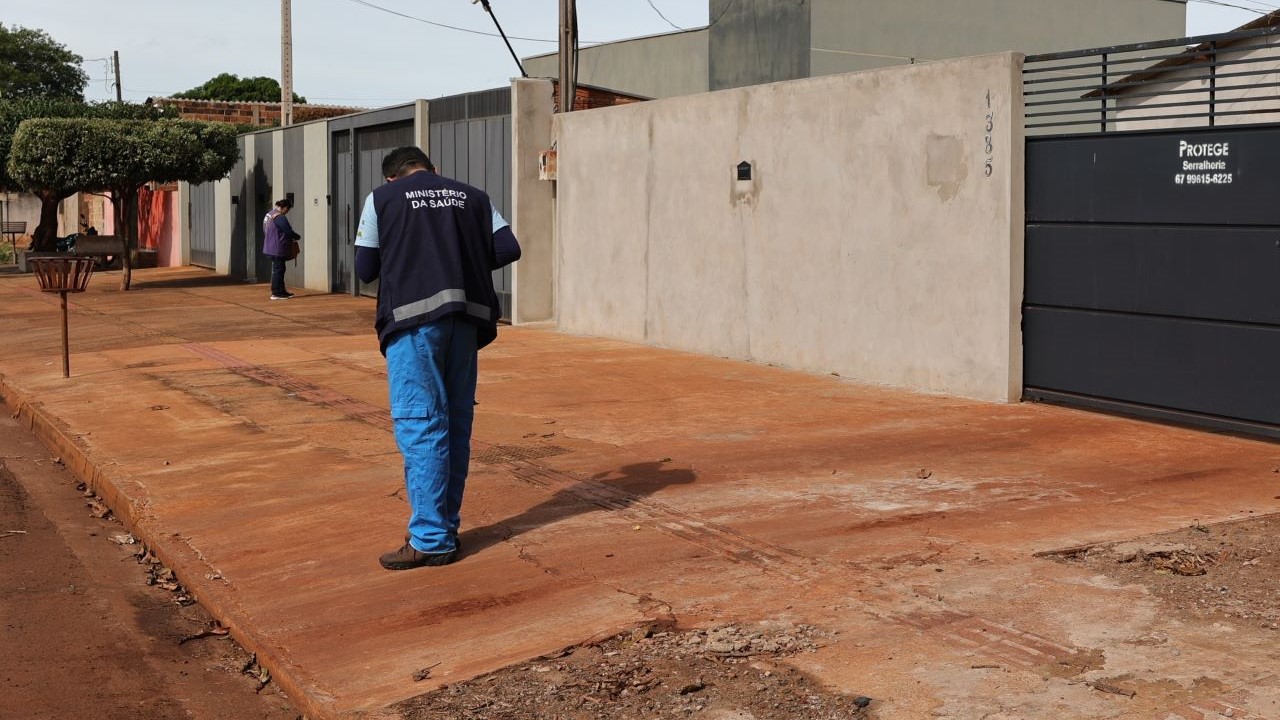 Dourados vistoria mais 1.298 imóveis e identifica 11 focos de Chikungunya