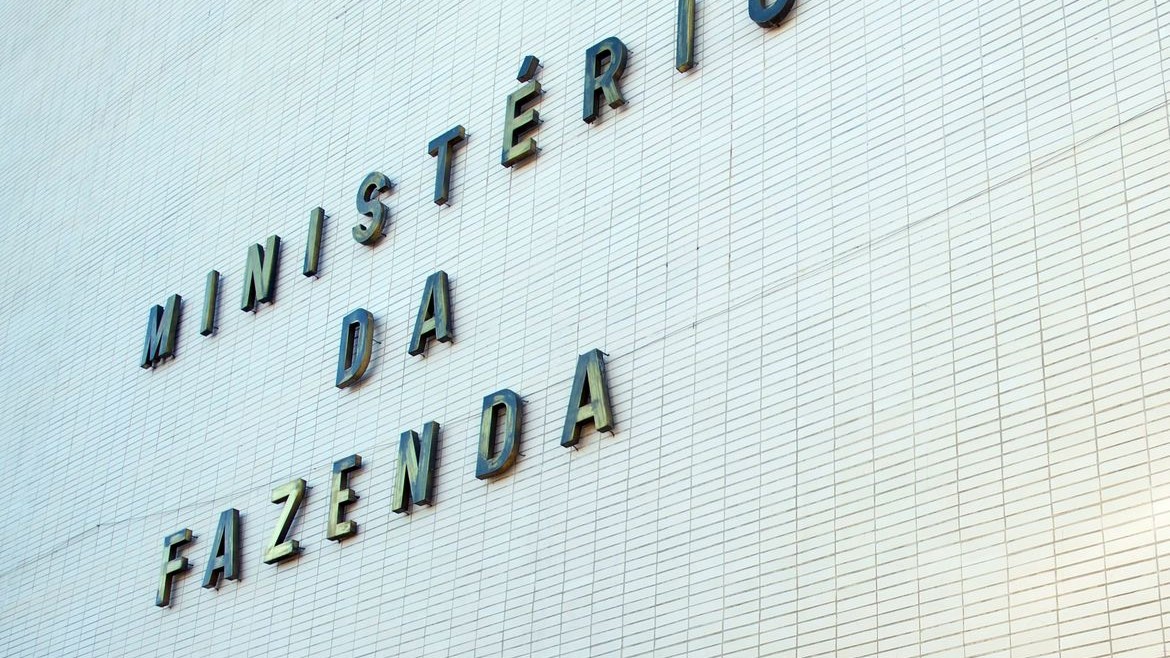 Fazenda eleva para 4,5% estimativa de inflação com guerra e petróleo Fazenda eleva para 4,5% estimativa de inflação com guerra e petróleo