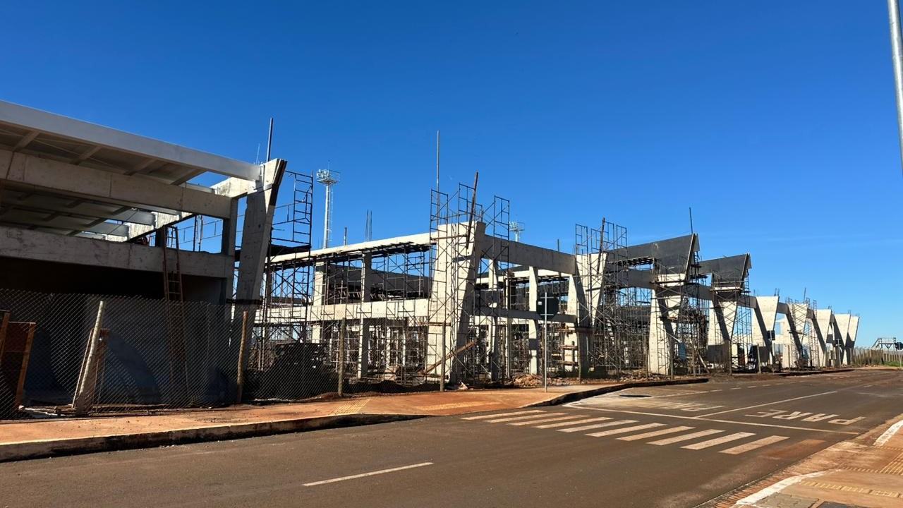 Mais moderno e funcional, novo receptivo do aeroporto ganha forma com avanço das obras em Dourados Mais moderno e funcional, novo receptivo do aeroporto ganha forma com avanço das obras em Dourados