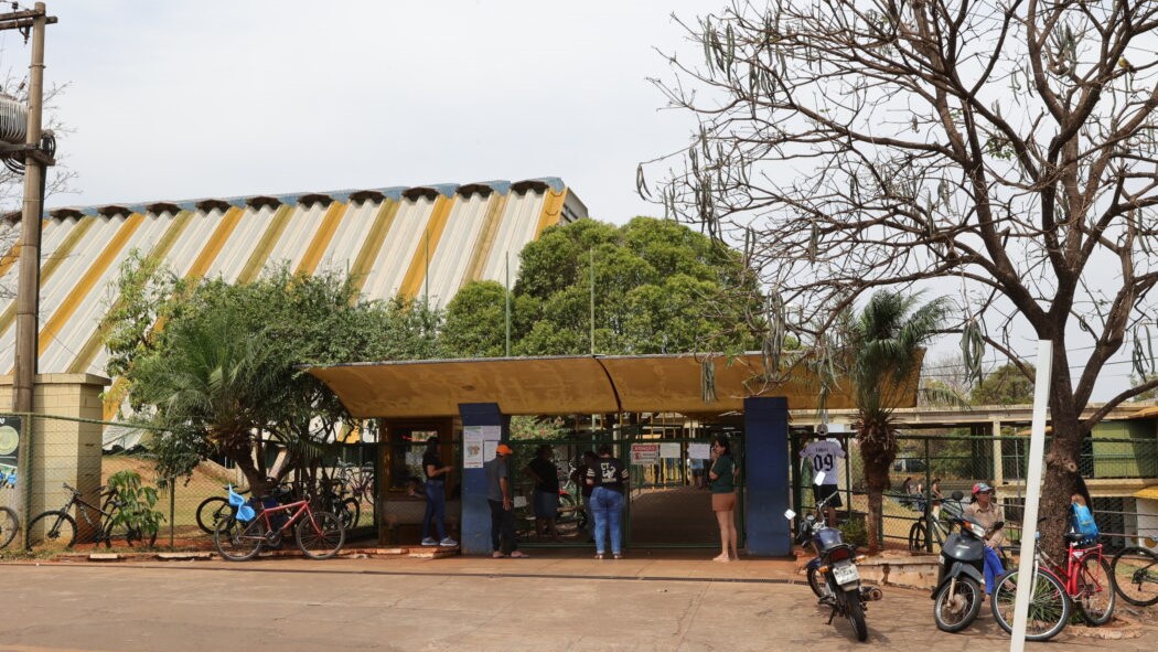 Secretaria de Educação antecipa saída de alunos no turno vespertino por segurança em Dourados Secretaria de Educação antecipa saída de alunos no turno vespertino por segurança em Dourados
