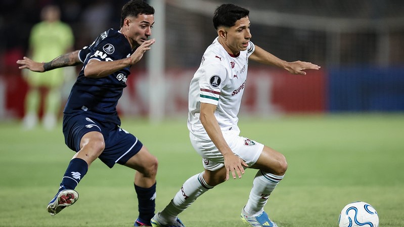 Fluminense arranca empate na Argentina e continua vivo na Libertadores