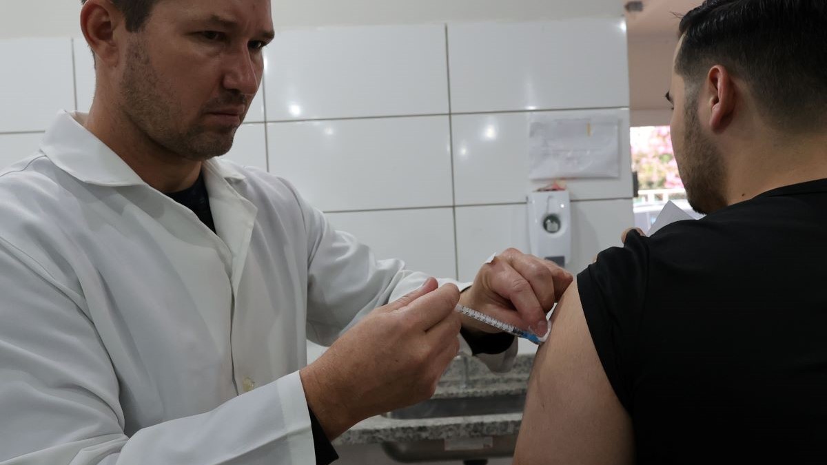 Prefeitura amplia vacinação contra Influenza para toda população a partir desta sexta-feira Prefeitura amplia vacinação contra Influenza para toda população a partir desta sexta-feira